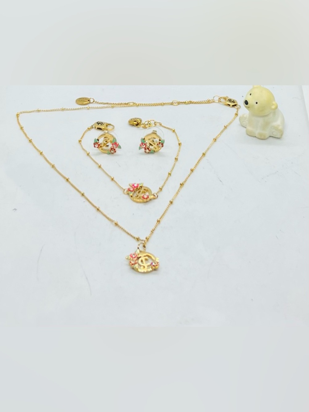 Brand new Juicy Couture Floral Pendant Necklace & Bracelet & Earrings Set of 3
